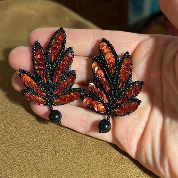 Red sequin with black bead pierced earrings. - Picture 2 of 3